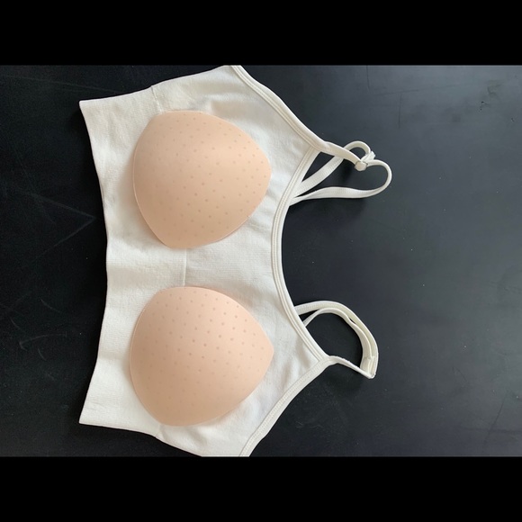 White/cream workout set with biker shorts - Picture 8 of 8